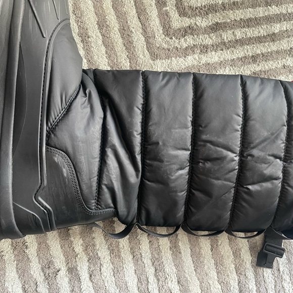 Hunter Black Quilted Boots - Picture 8 of 10